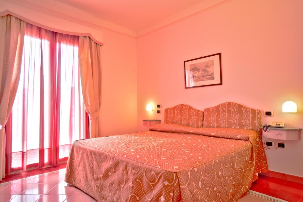 Hotel Santa Caterina ปาลีนูโร ภายนอก รูปภาพ