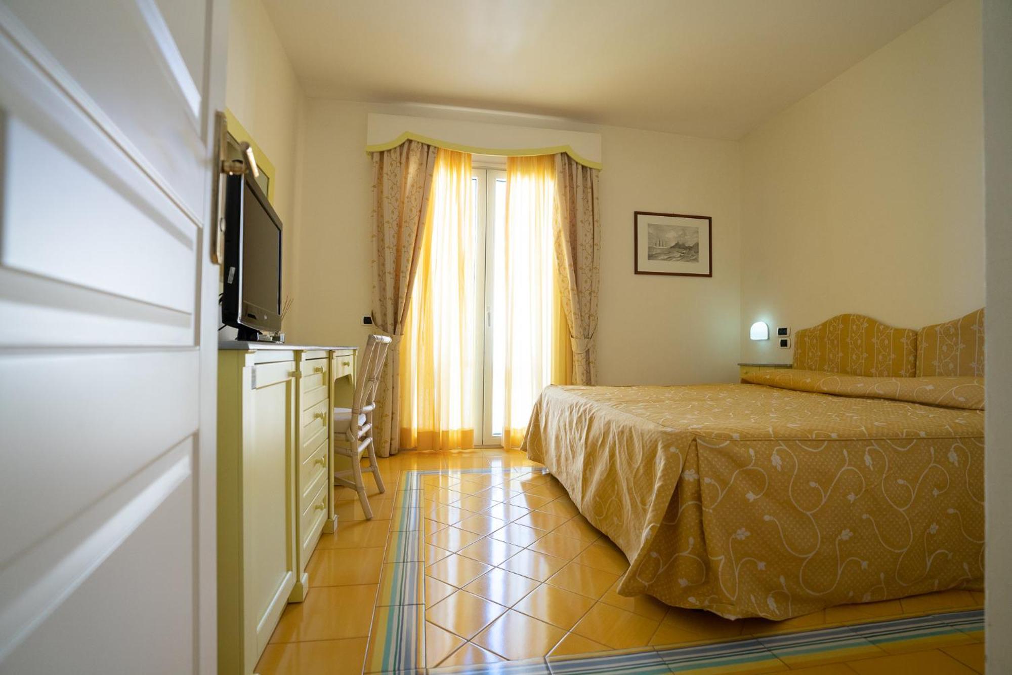 Hotel Santa Caterina ปาลีนูโร ภายนอก รูปภาพ