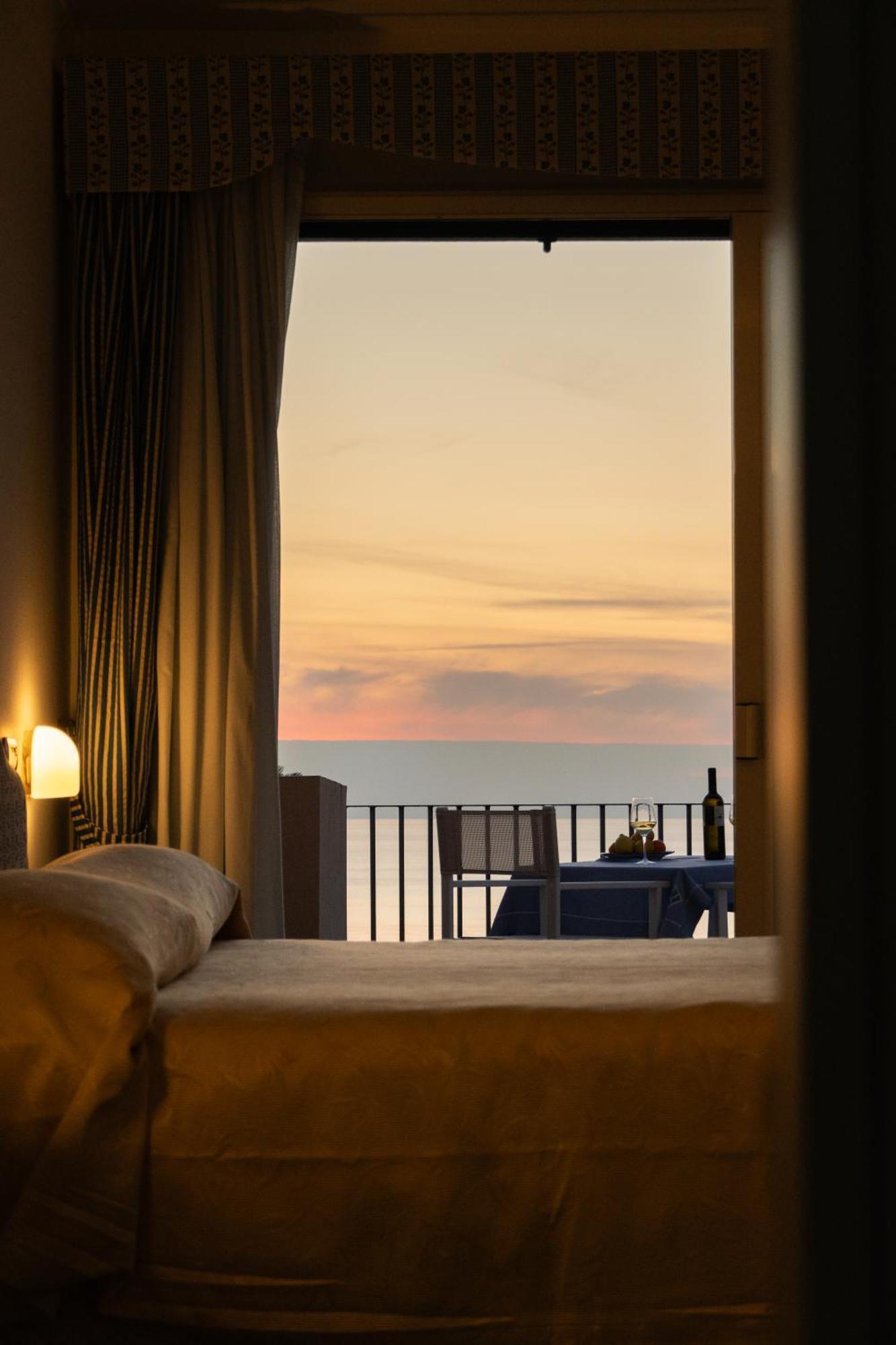 Hotel Santa Caterina ปาลีนูโร ภายนอก รูปภาพ
